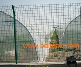 星力網(wǎng)欄廠 專業(yè)生產(chǎn)高質(zhì)量監(jiān)獄護(hù)欄網(wǎng)與機(jī)場護(hù)欄網(wǎng)